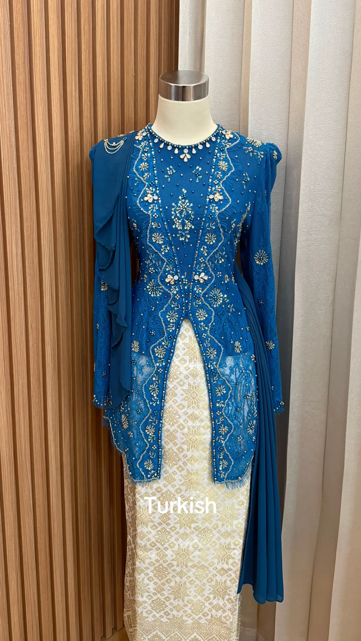 Kebaya modern