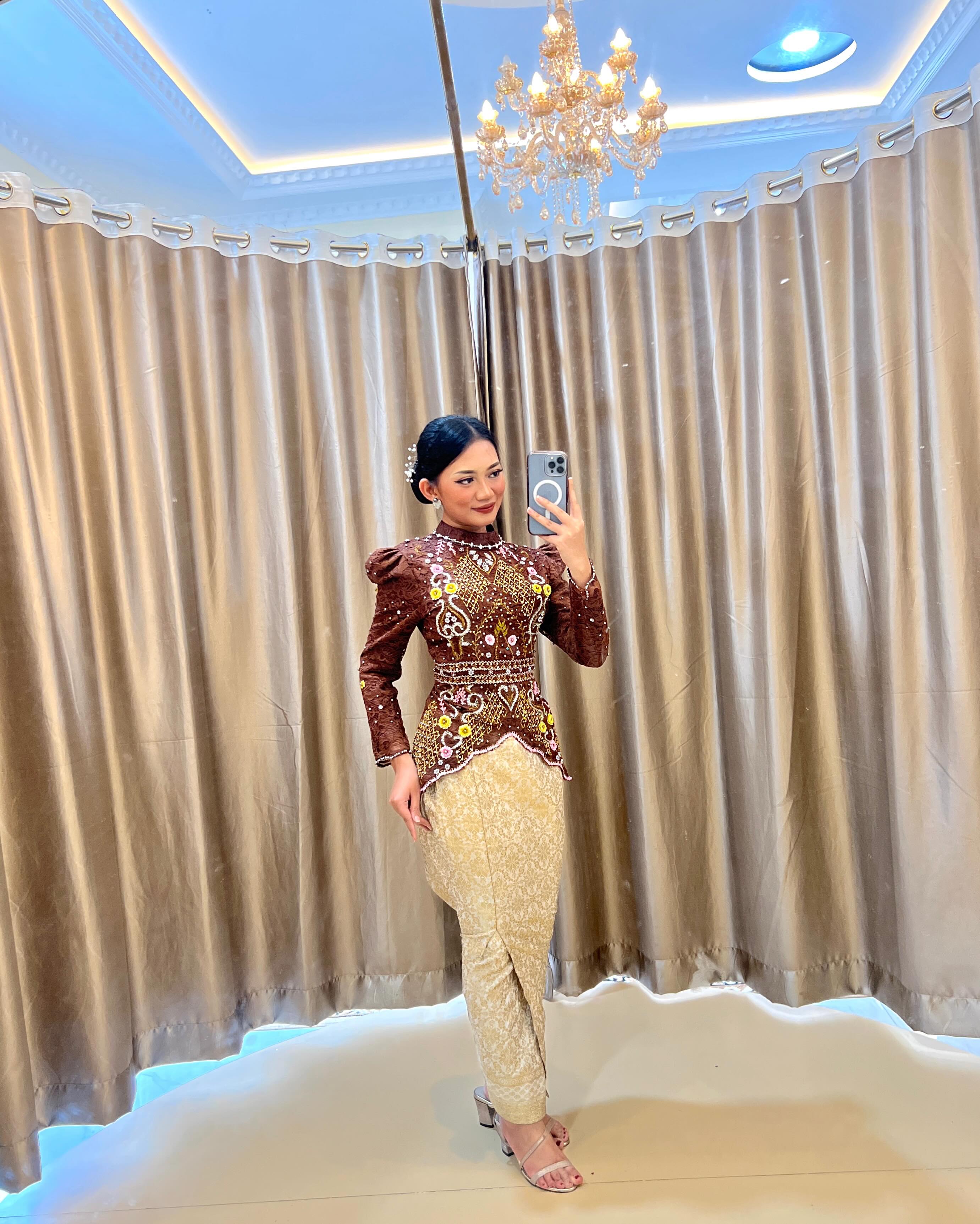 Kebaya modern
